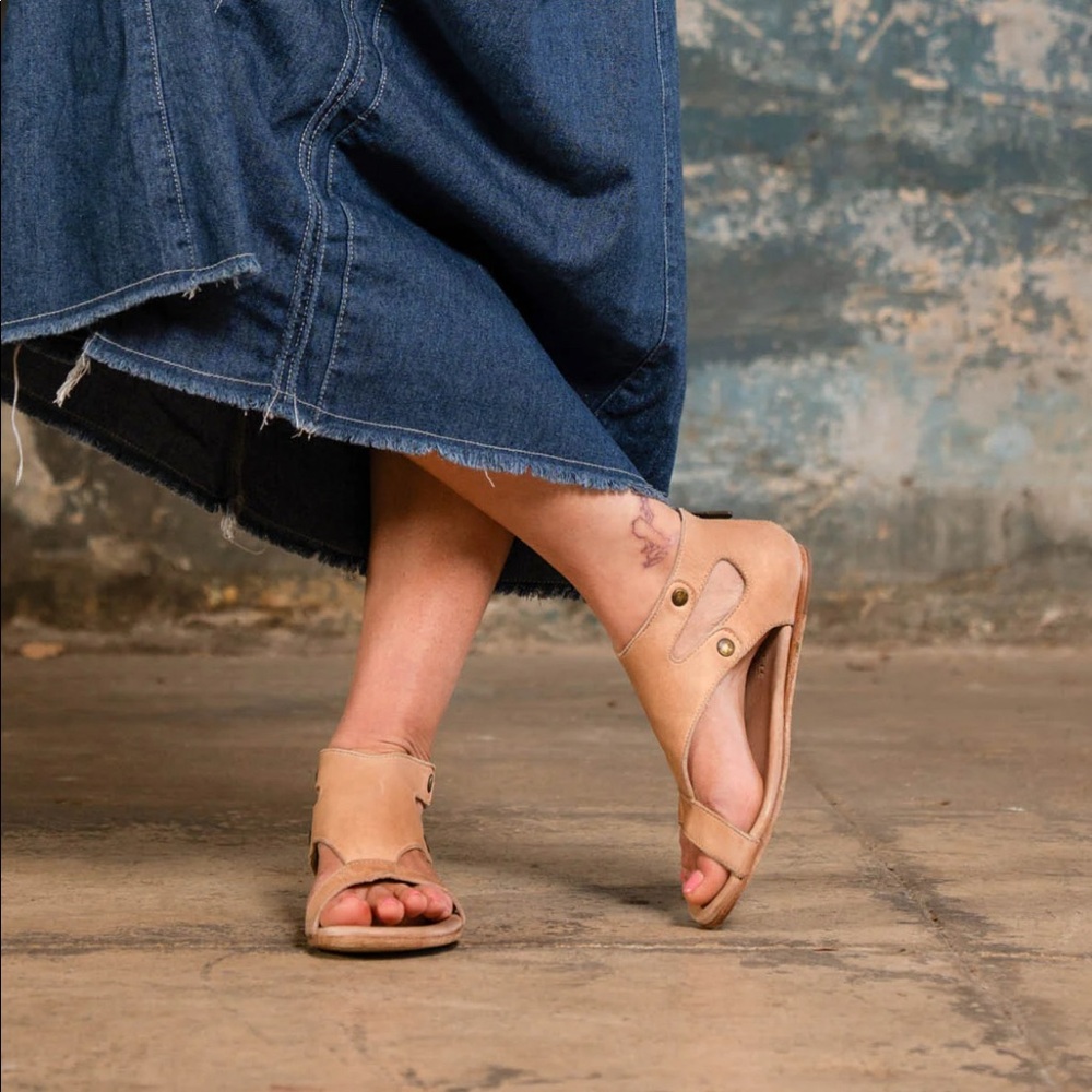 Bedstu Soto Leather Sandals